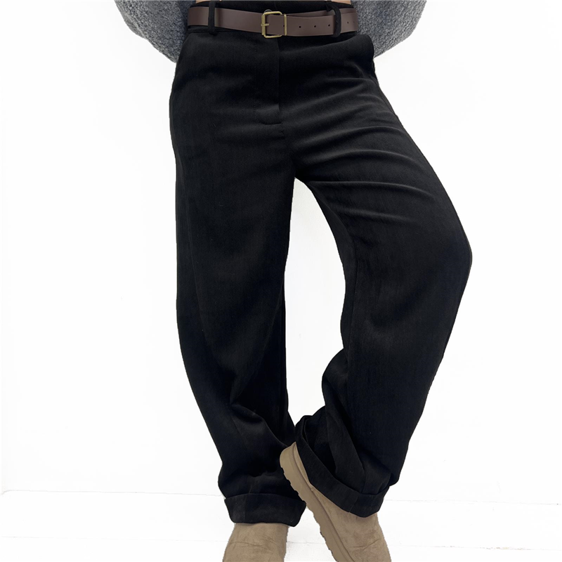 pantalone modello balloon suit